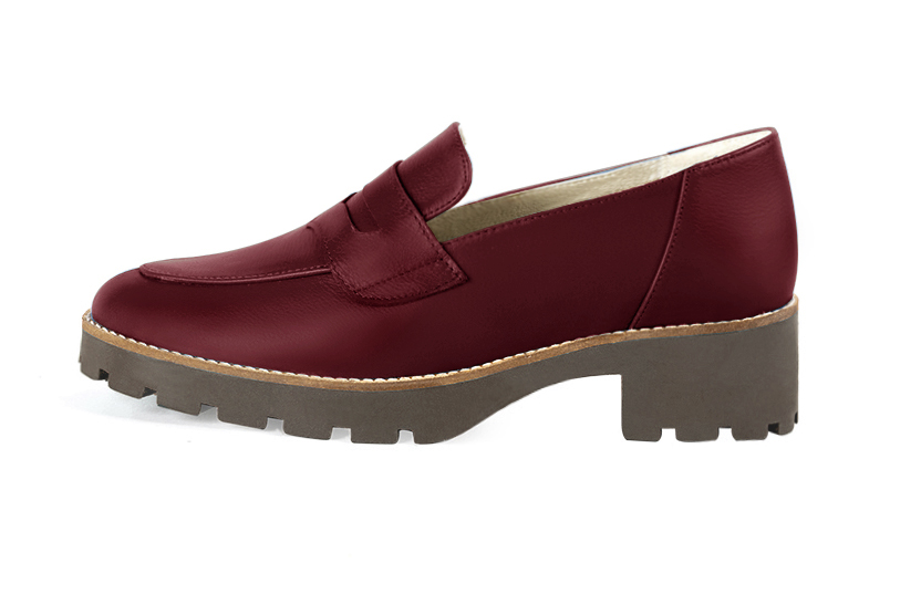 Burgundy red women's casual loafers. Round toe. Low rubber soles. Profile view - Florence KOOIJMAN